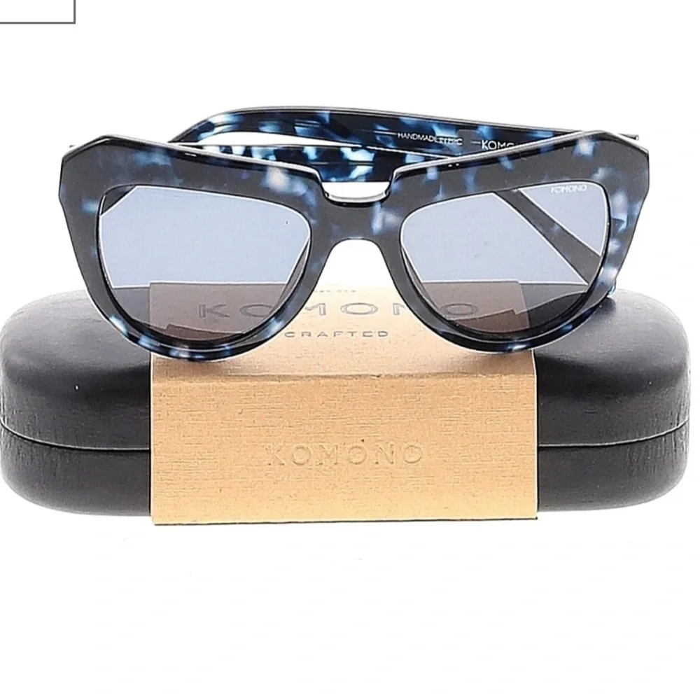 New KOMONO Stella Indigo Demi Sunglasses Cat Eye Retro Blue Tortoise